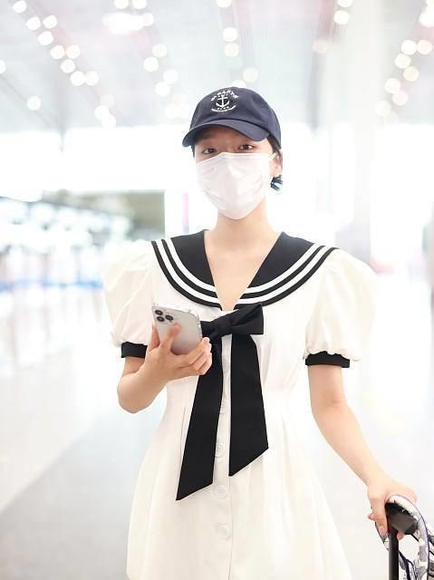 泡袖服装的穿搭要点千亿国际游戏登录泡